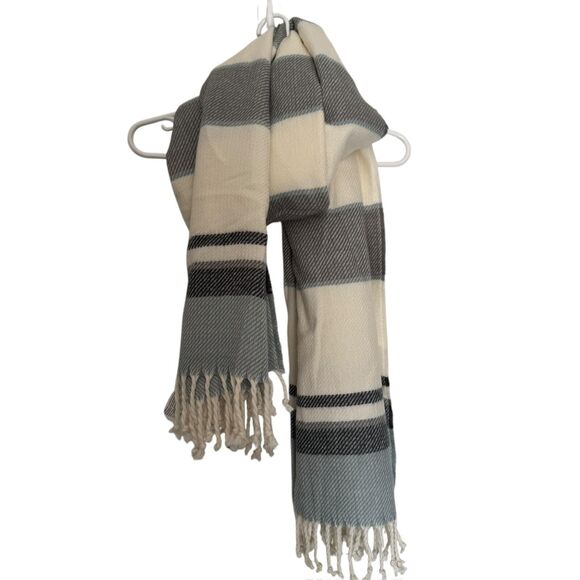 ABERCROMBIE & FITCH A&F Women's SUPER SOFT Blanket Scarf  ONE SIZE - Picture 1 of 5